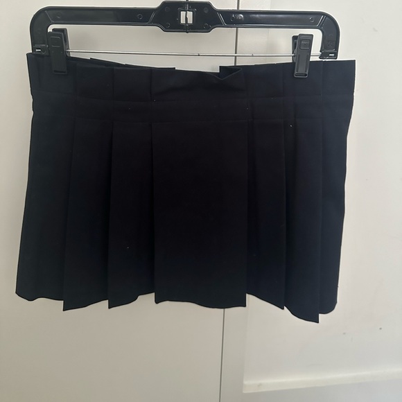 We-Ar4 Pleated Navy Mini Skirt - Picture 5 of 6